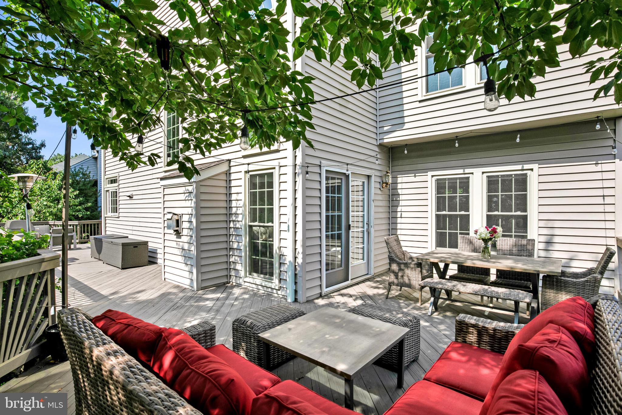 SIGNATURE AT BROADLANDS - Residential