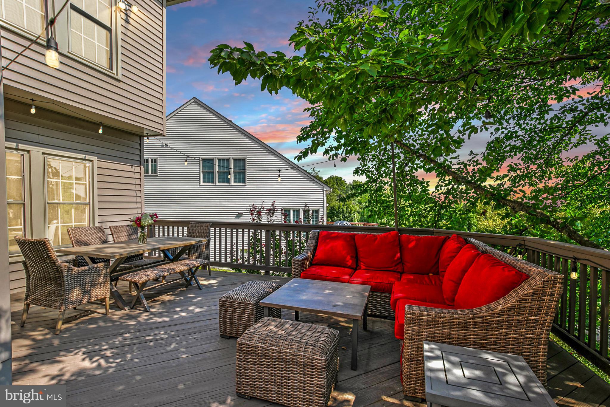 SIGNATURE AT BROADLANDS - Residential