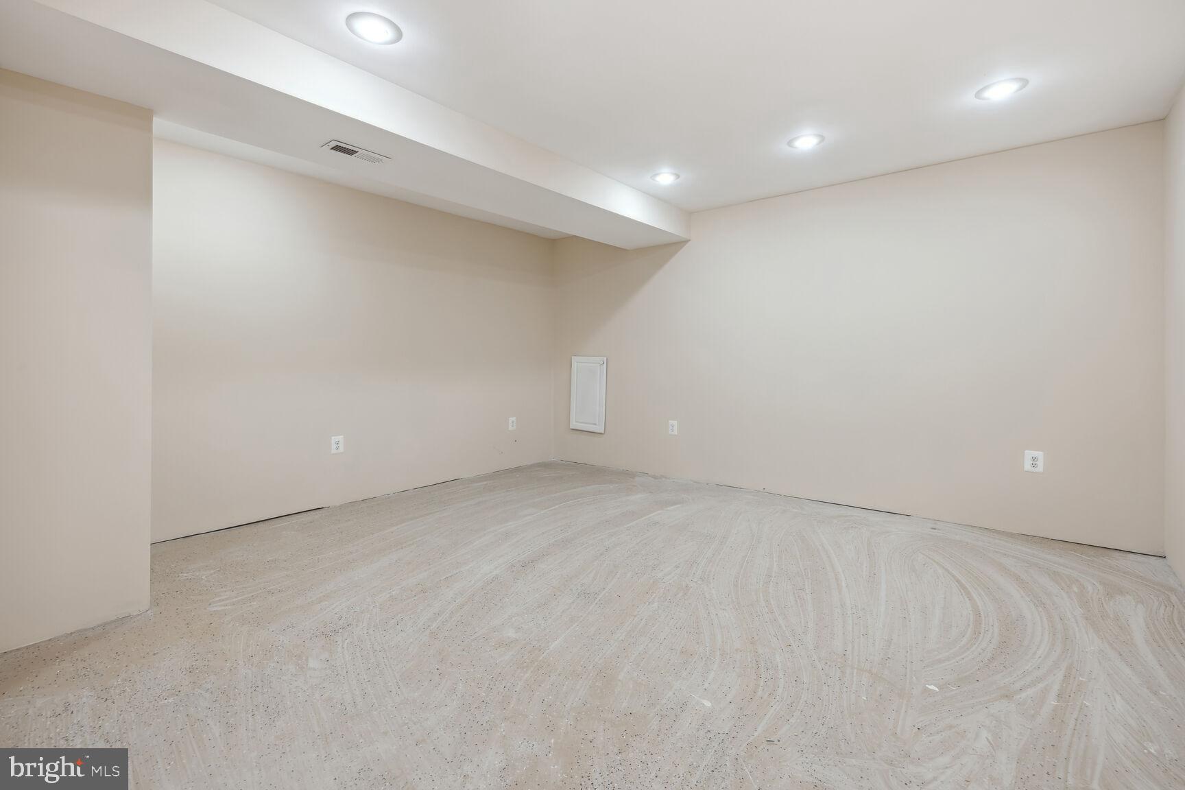 HAMPTONS OF BRIGHTWOOD - Residential