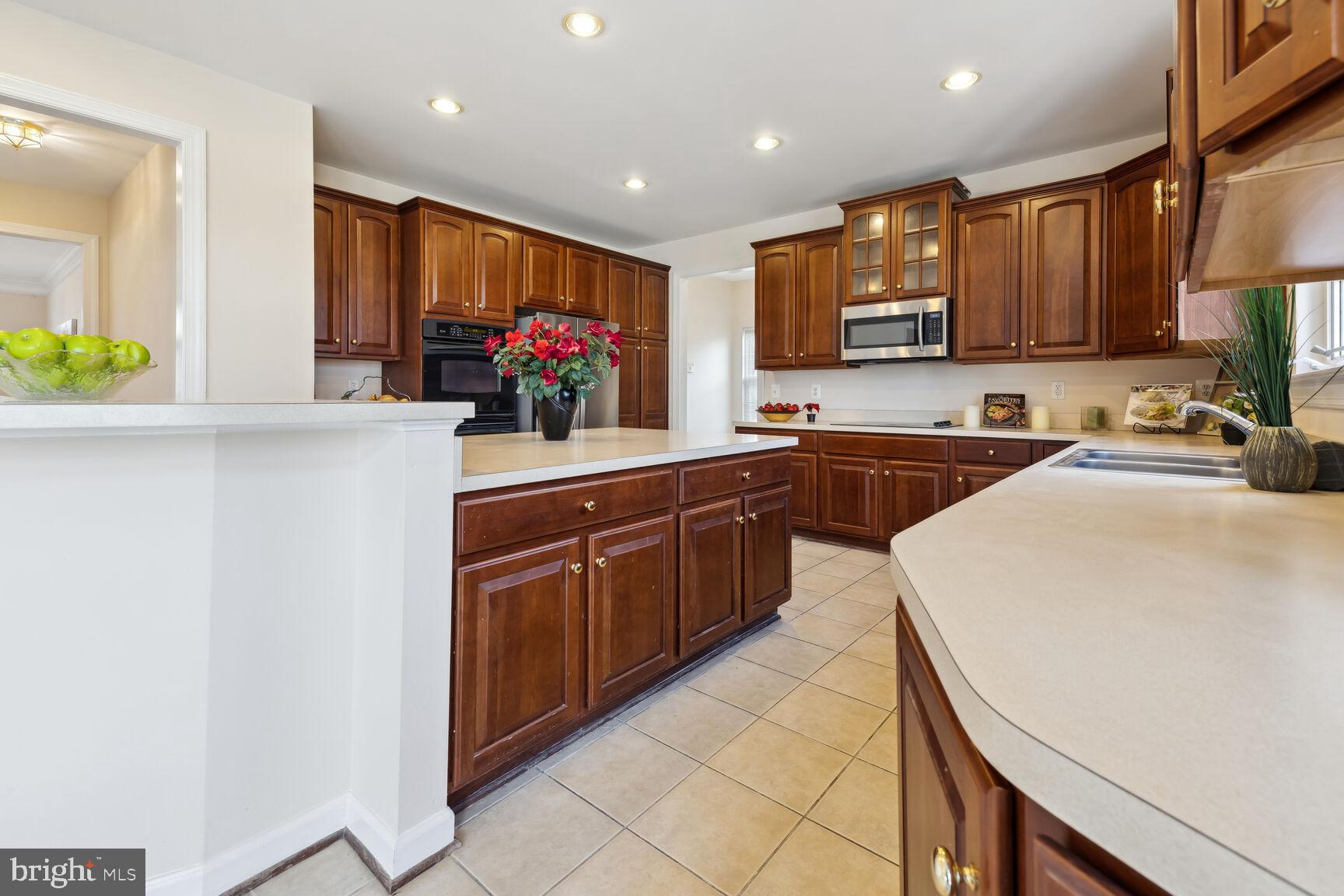 HAMPTONS OF BRIGHTWOOD - Residential