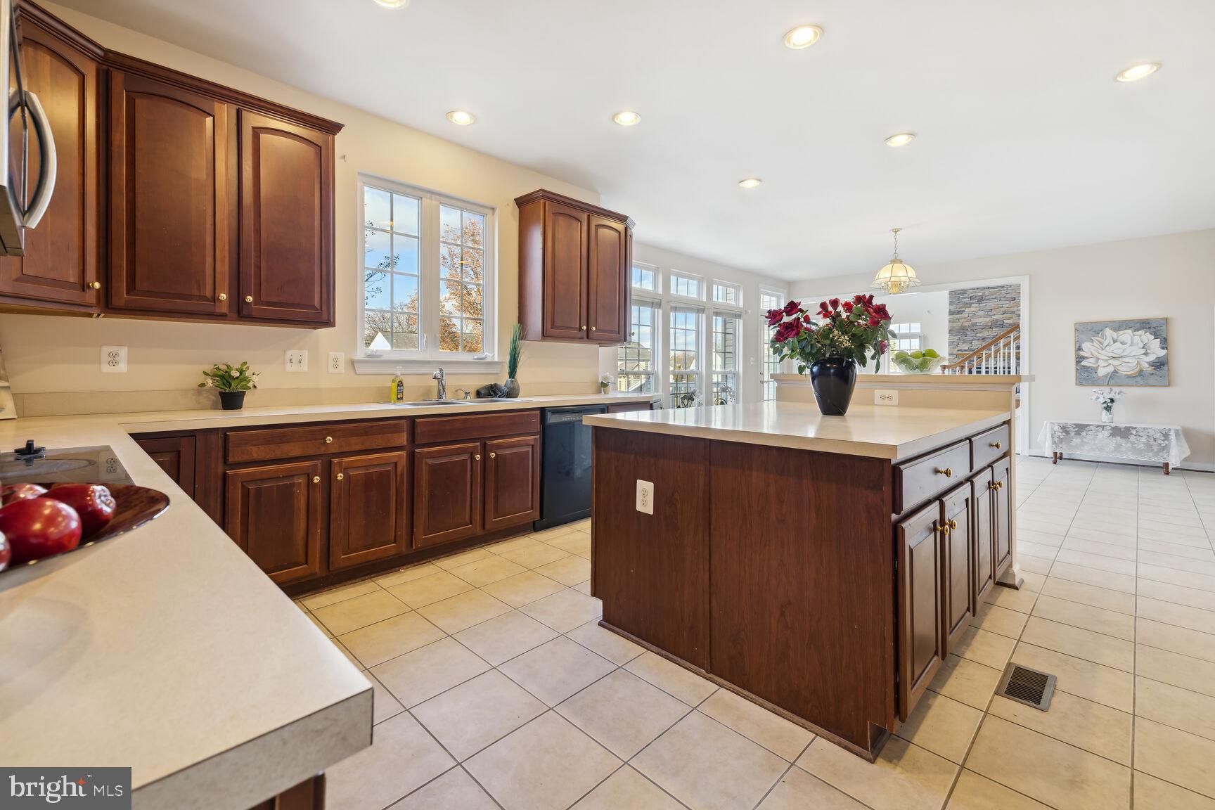 HAMPTONS OF BRIGHTWOOD - Residential