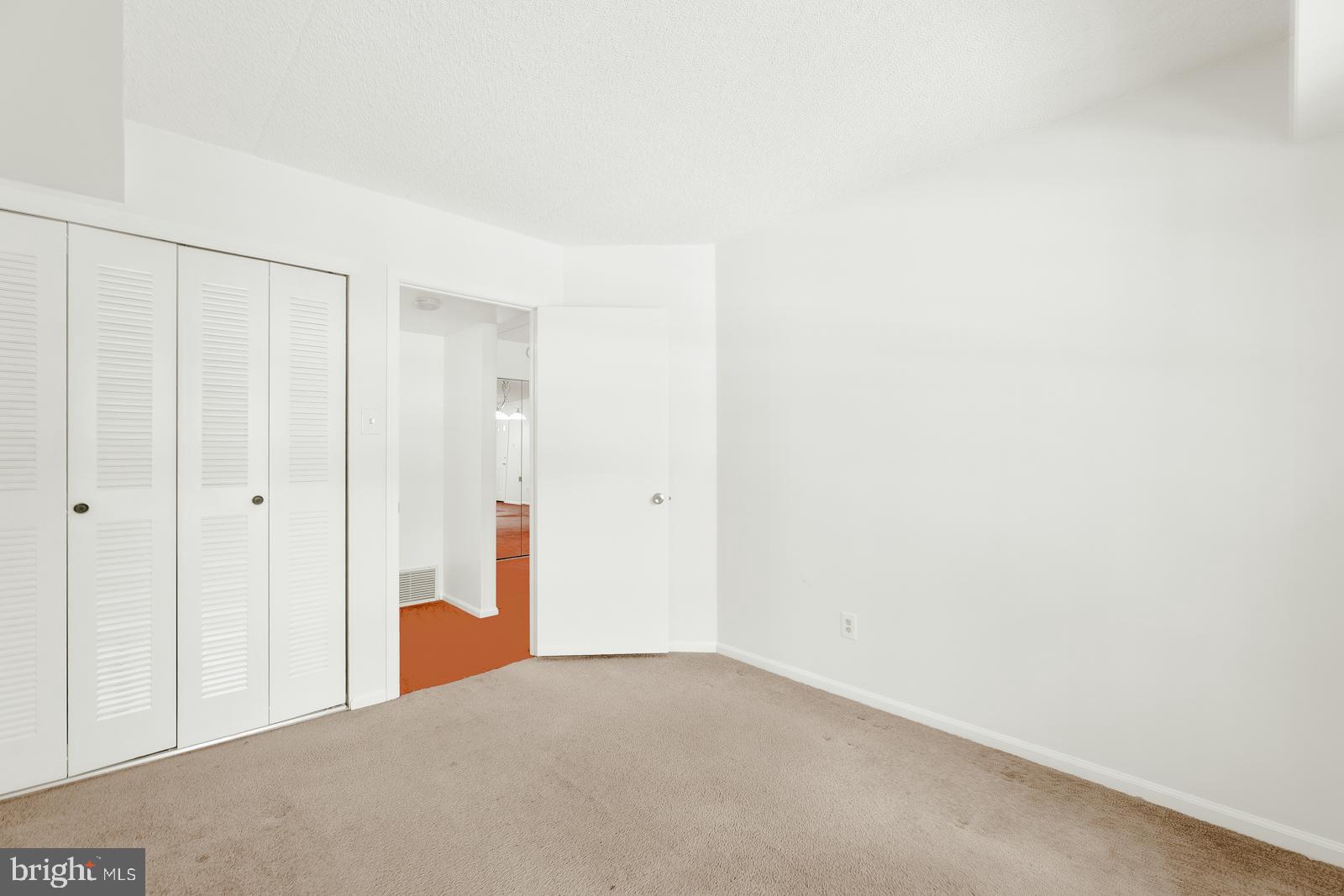 VALLEY GLEN - Residential