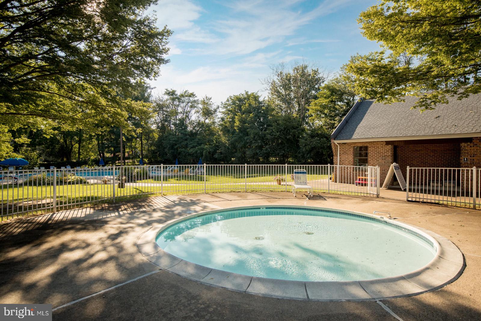 VALLEY GLEN - Residential