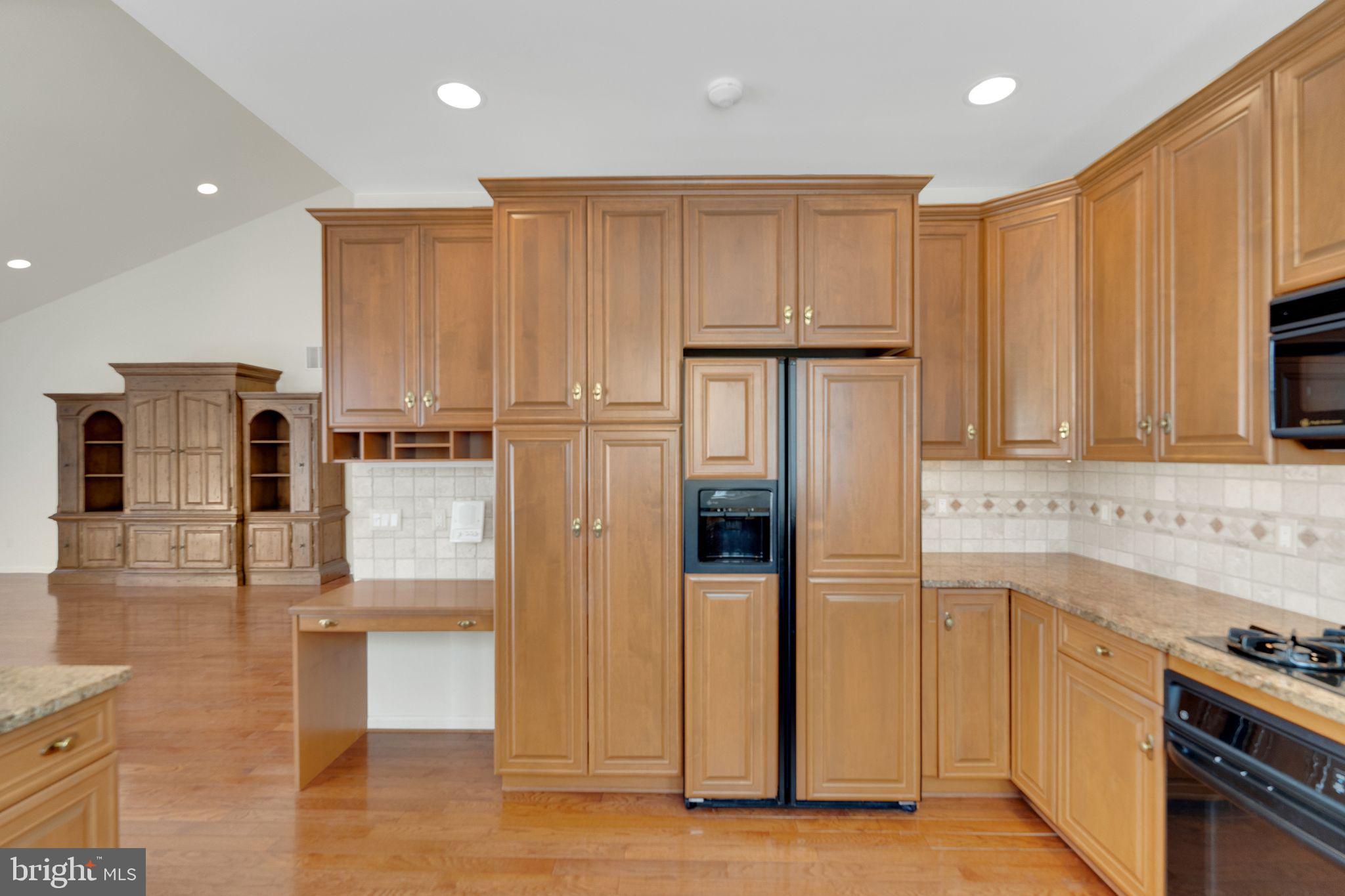 BREYER WOODS - Residential