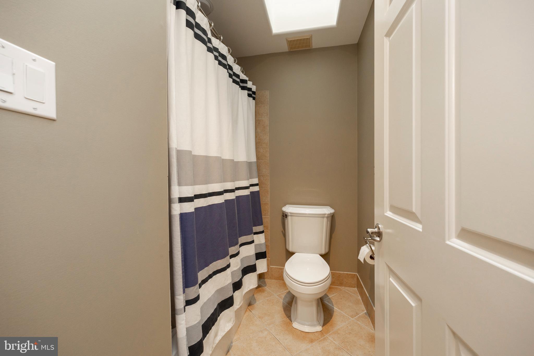 CHANTILLY FARM - Residential