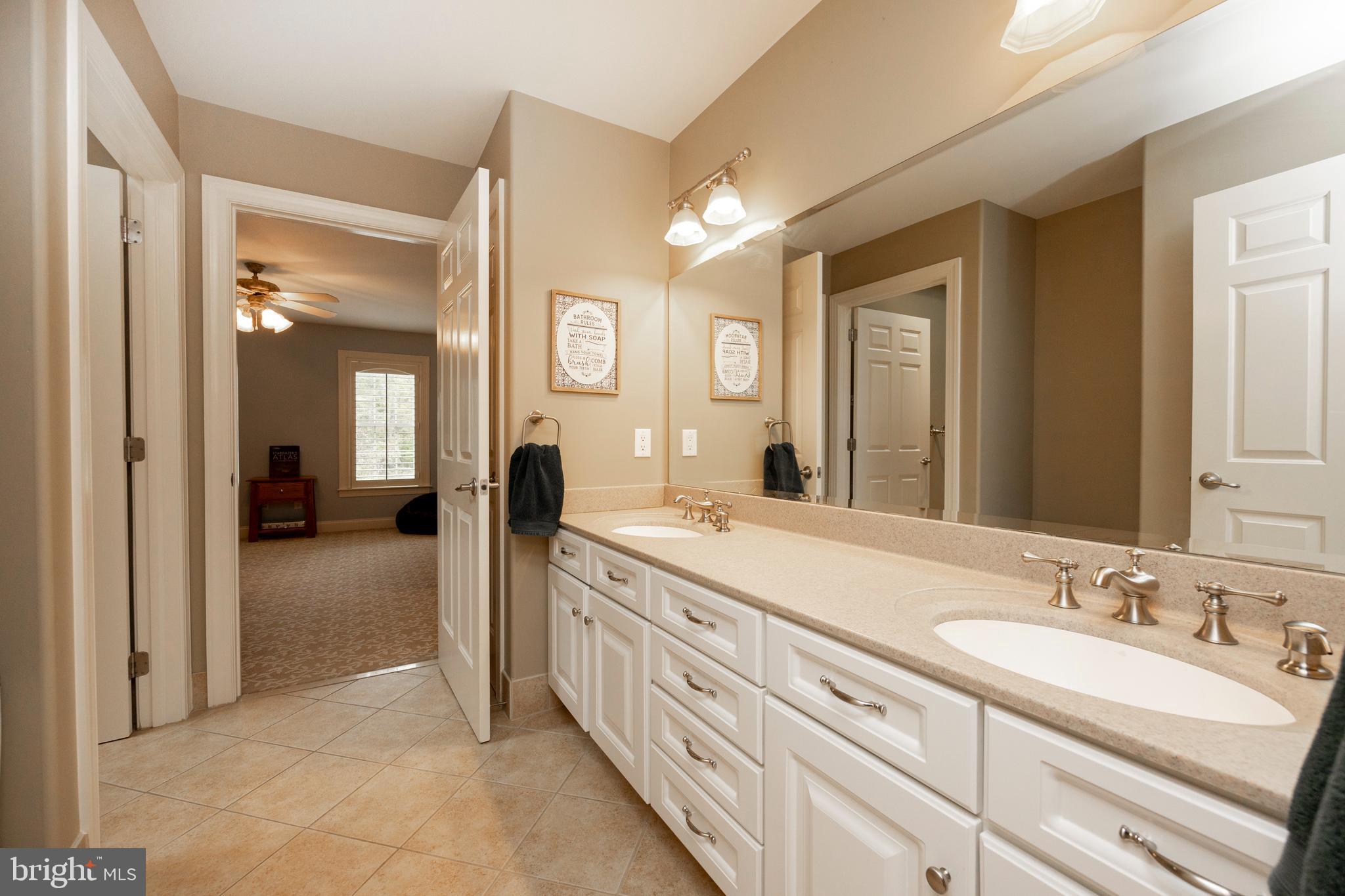 CHANTILLY FARM - Residential