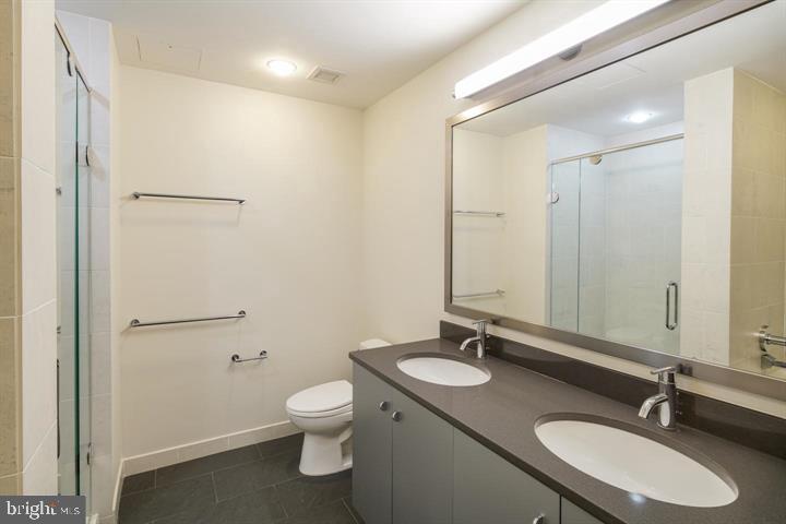 LOGAN SQUARE - Residential Lease