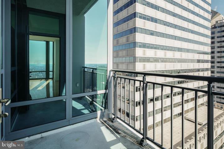 LOGAN SQUARE - Residential Lease