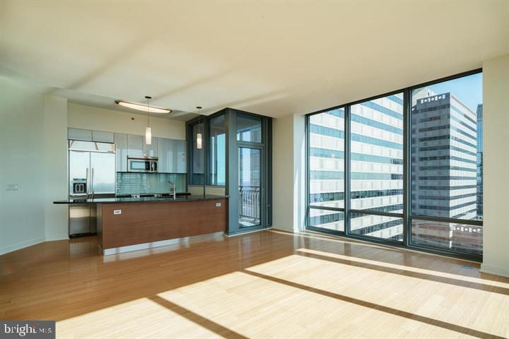 LOGAN SQUARE - Residential Lease