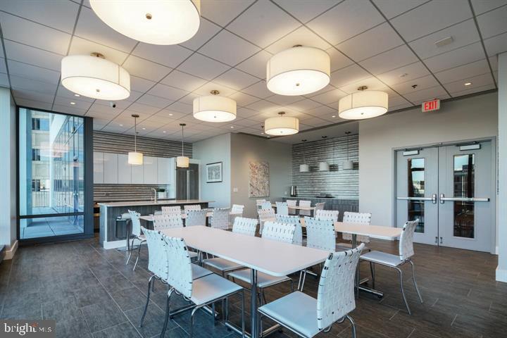 LOGAN SQUARE - Residential Lease