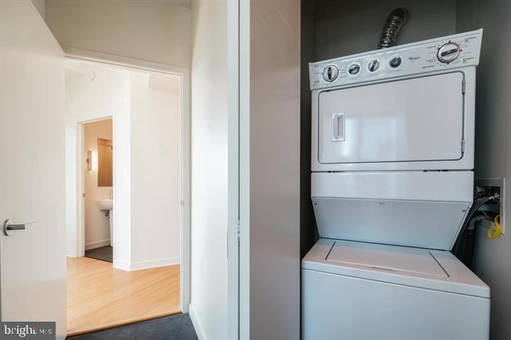 LOGAN SQUARE - Residential Lease