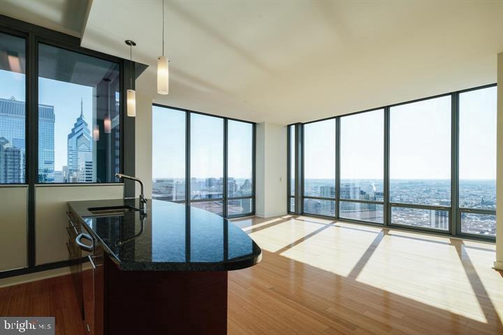 LOGAN SQUARE - Residential Lease