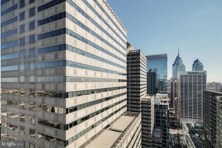 LOGAN SQUARE - Residential Lease
