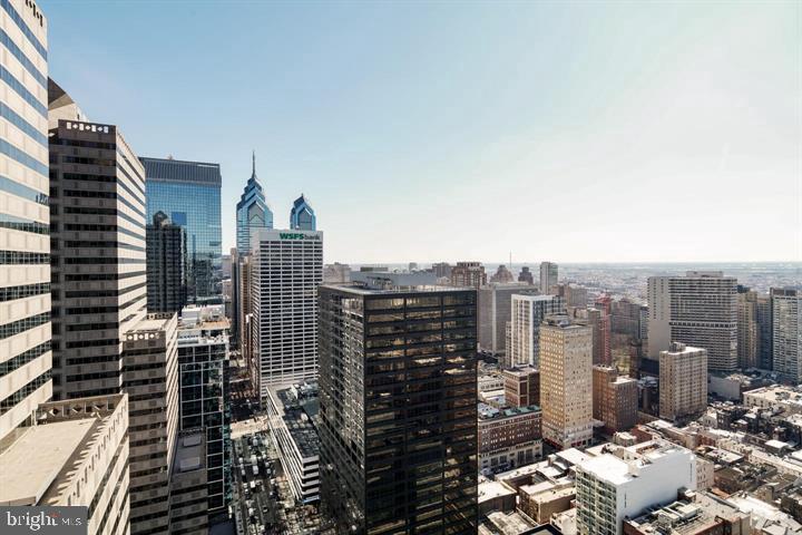 LOGAN SQUARE - Residential Lease