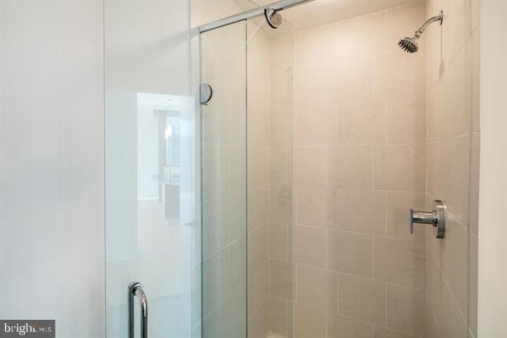 LOGAN SQUARE - Residential Lease