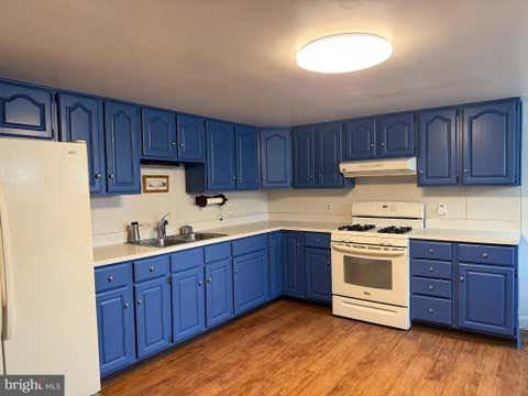 Townhouse For Sale - 3040 E Federal Street<br/> BALTIMORE, MD 21213
