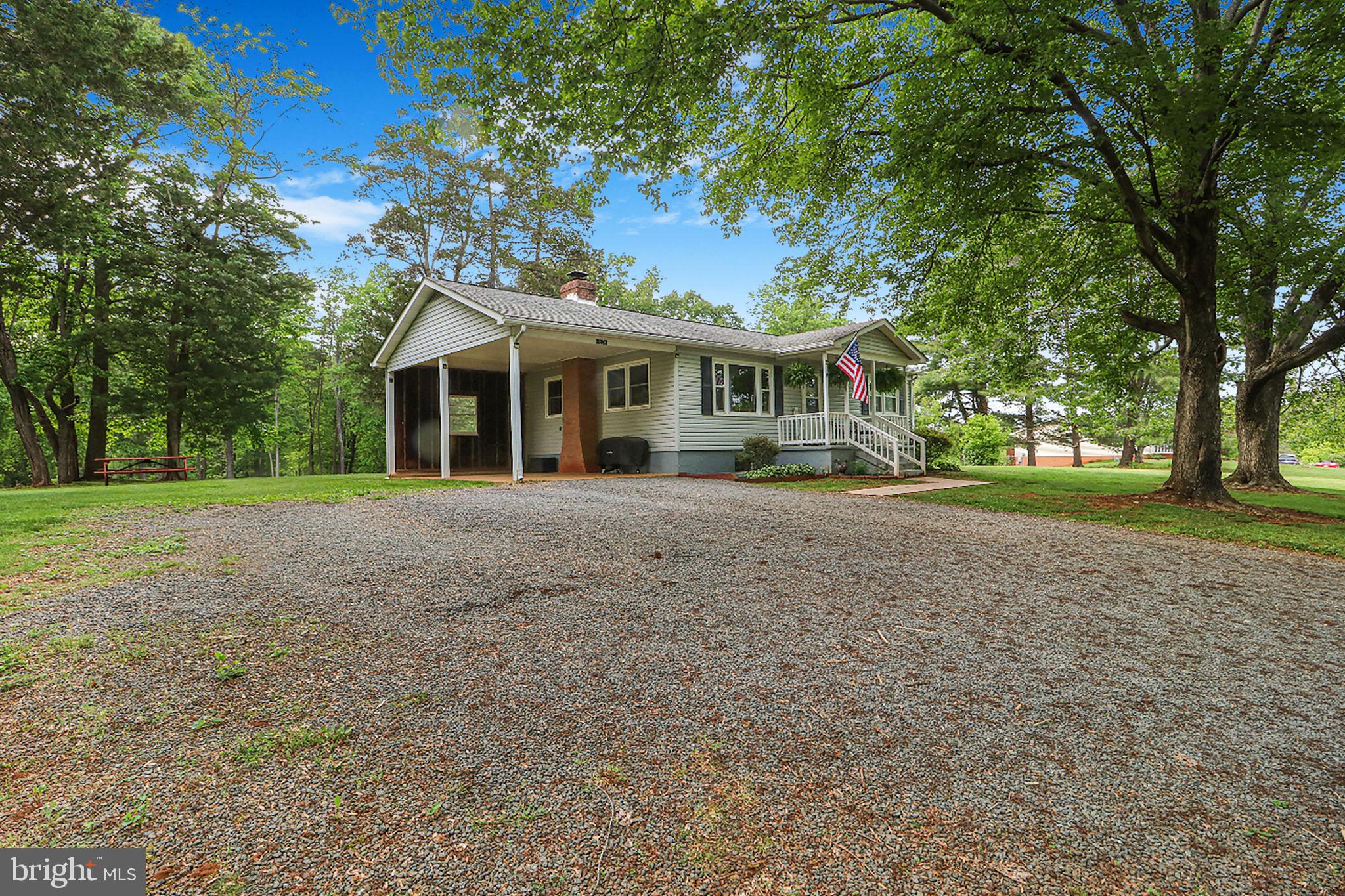 9576 DEER HOLLOW LANE