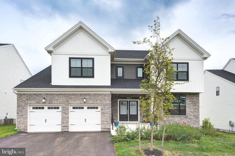 Photo of 87 Aaron Truehart Way, TITUSVILLE, NJ 08560 (MLS # NJME2069020)