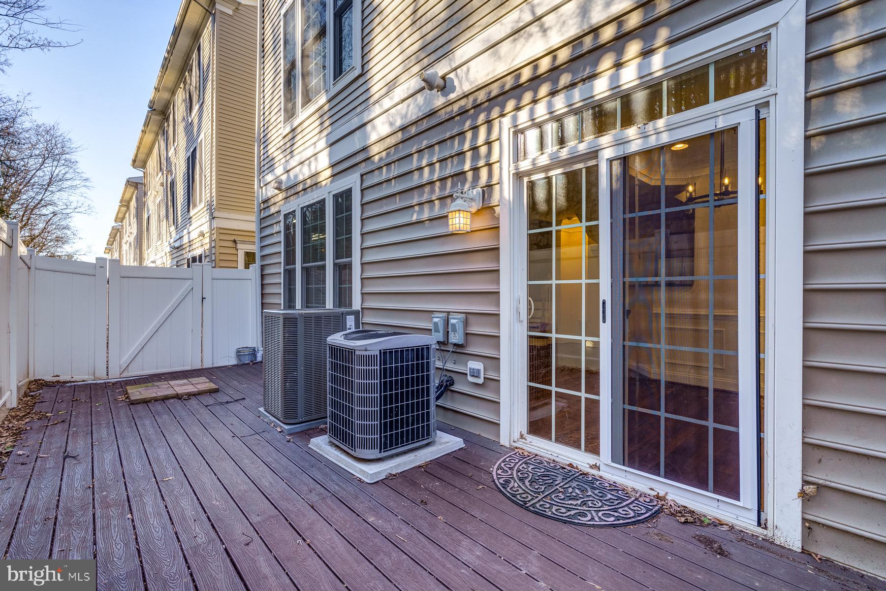 GROVETON WOODS - Residential Lease