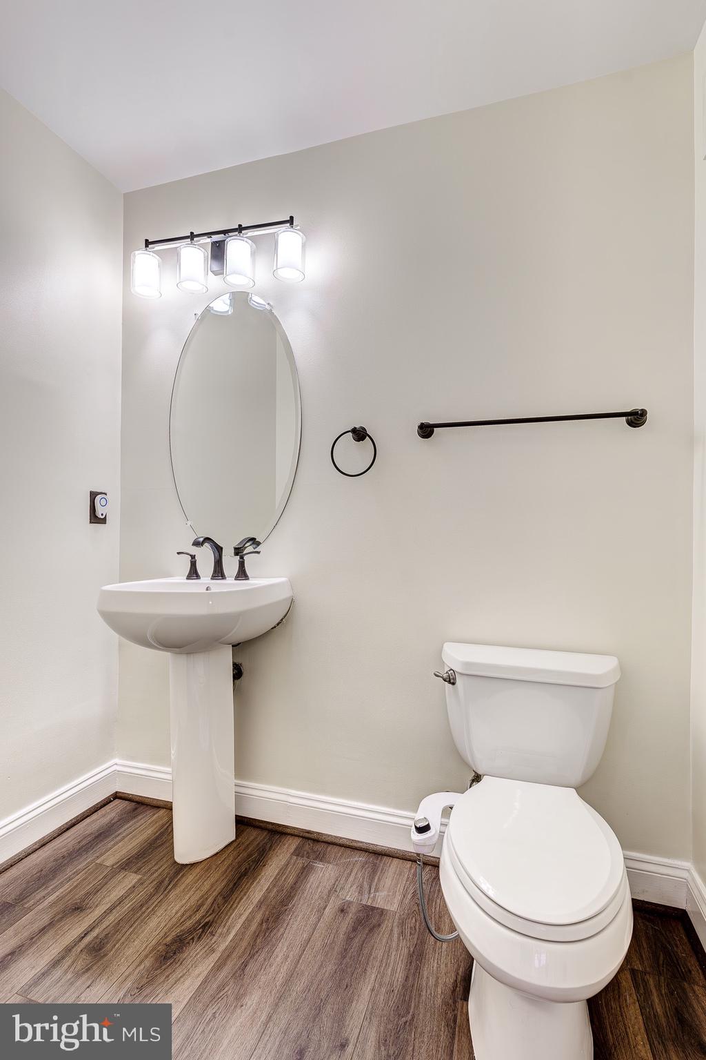 GROVETON WOODS - Residential Lease