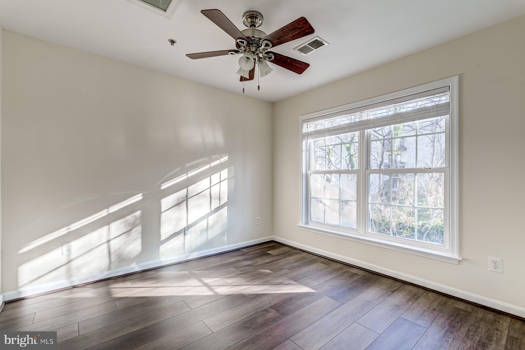 GROVETON WOODS - Residential Lease