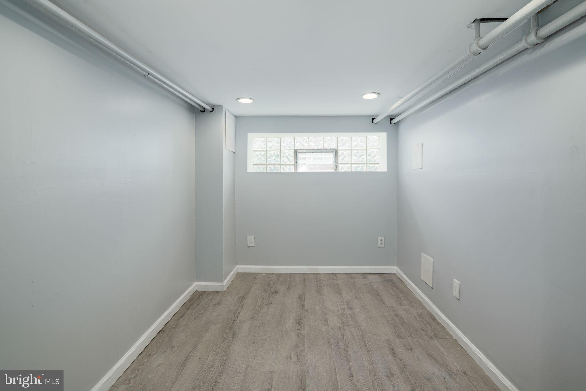 WEST OAK LANE - Residential