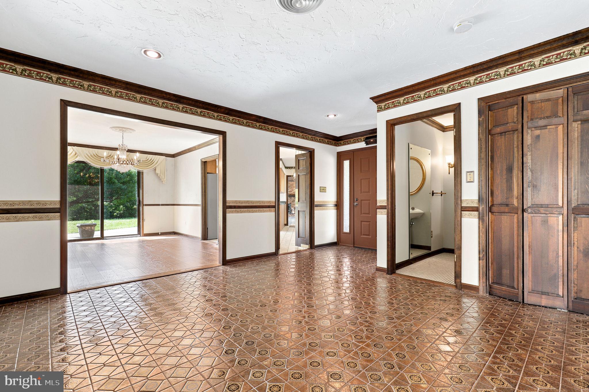 4112 HERITAGE HILL LANE