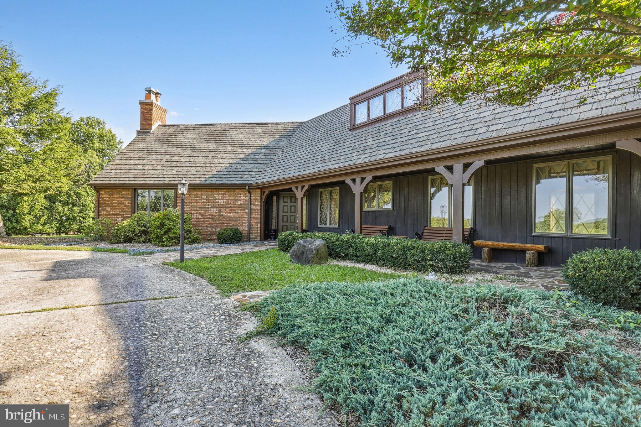 4112 HERITAGE HILL LANE