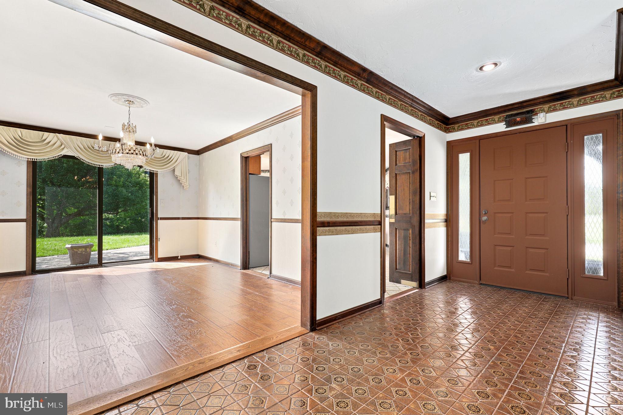 4112 HERITAGE HILL LANE