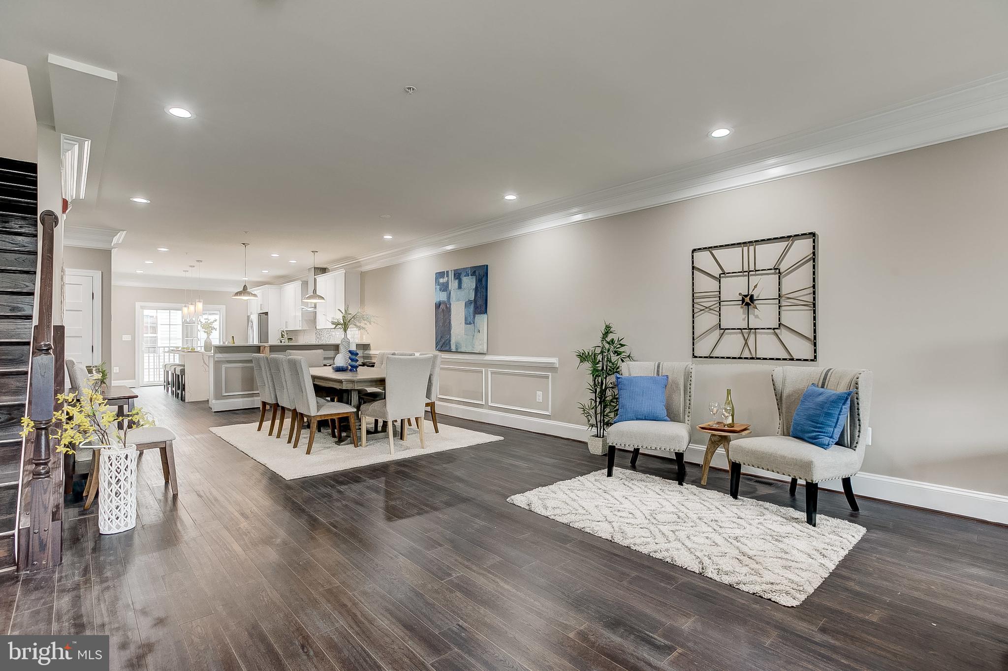 LOCUST POINT - Residential