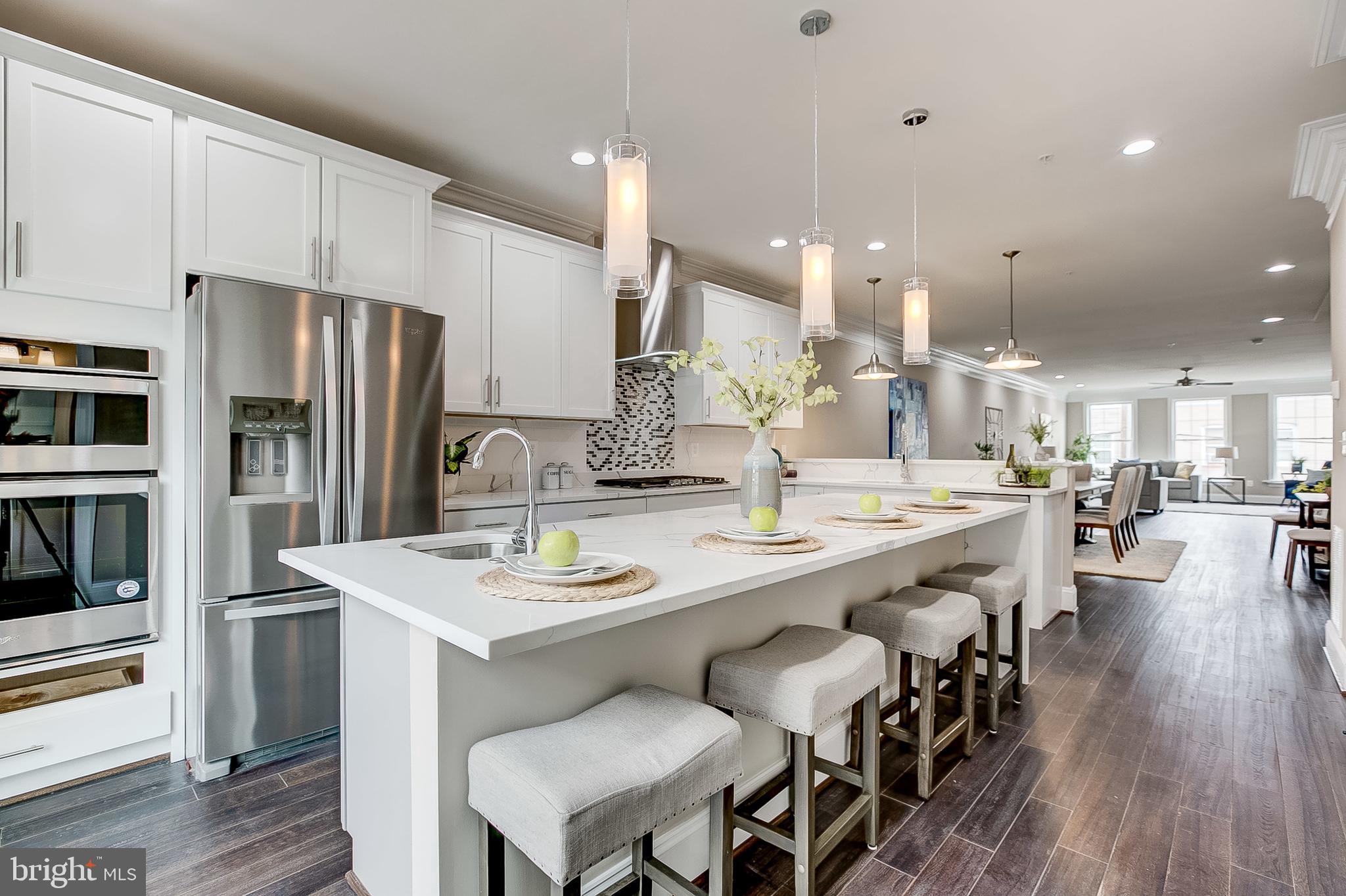 LOCUST POINT - Residential