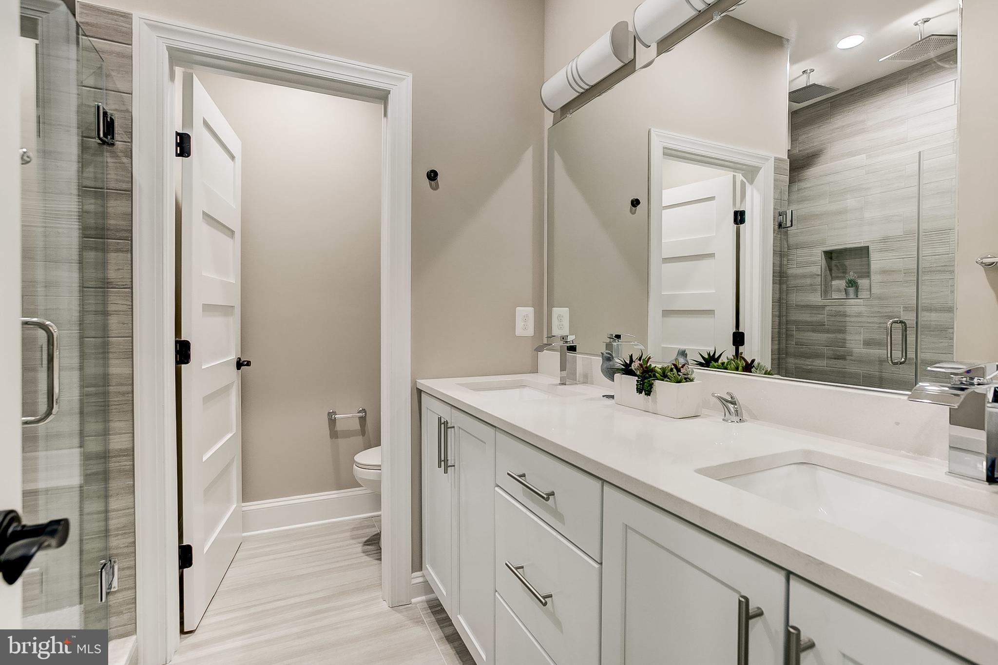 LOCUST POINT - Residential