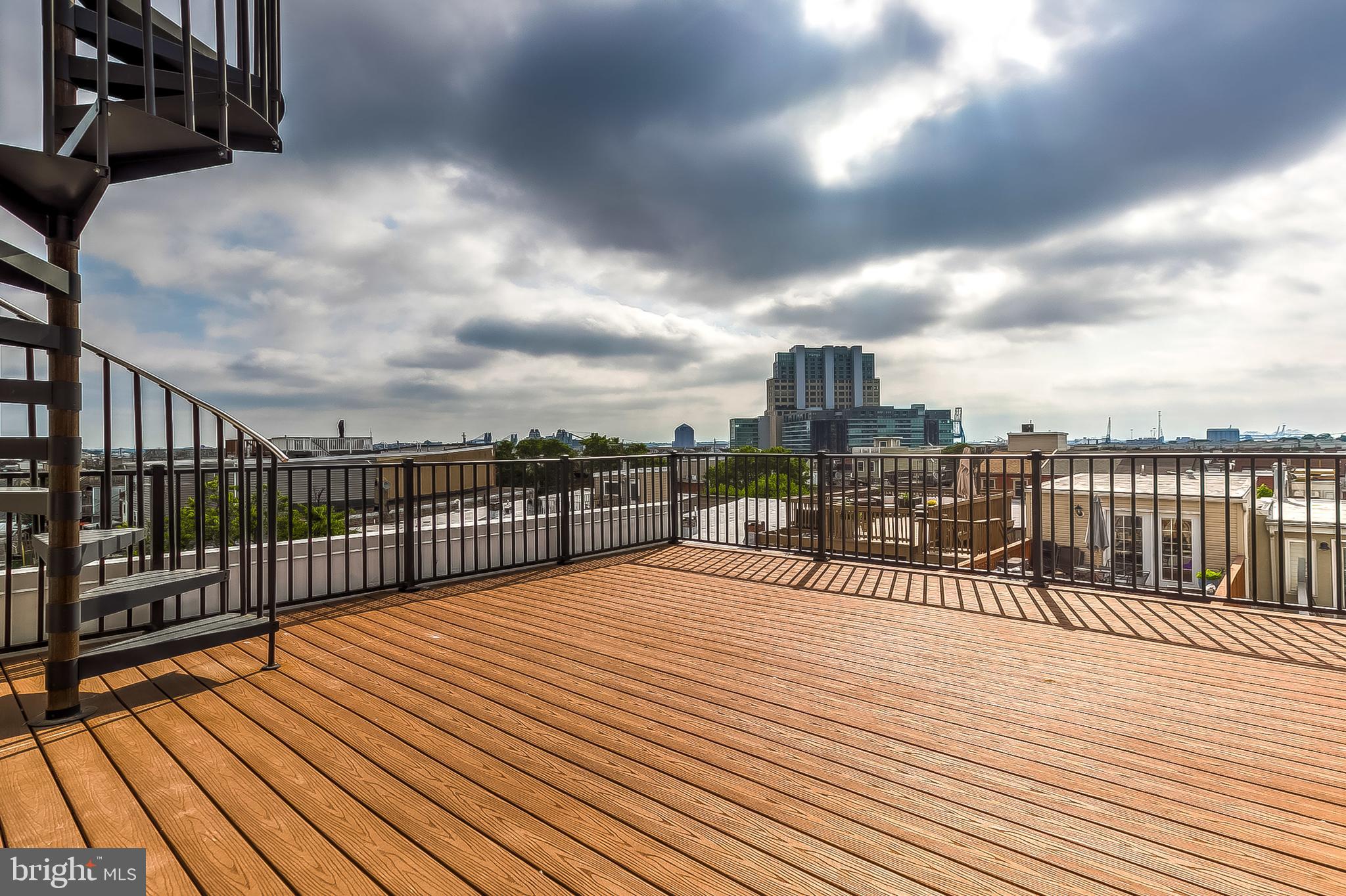 LOCUST POINT - Residential