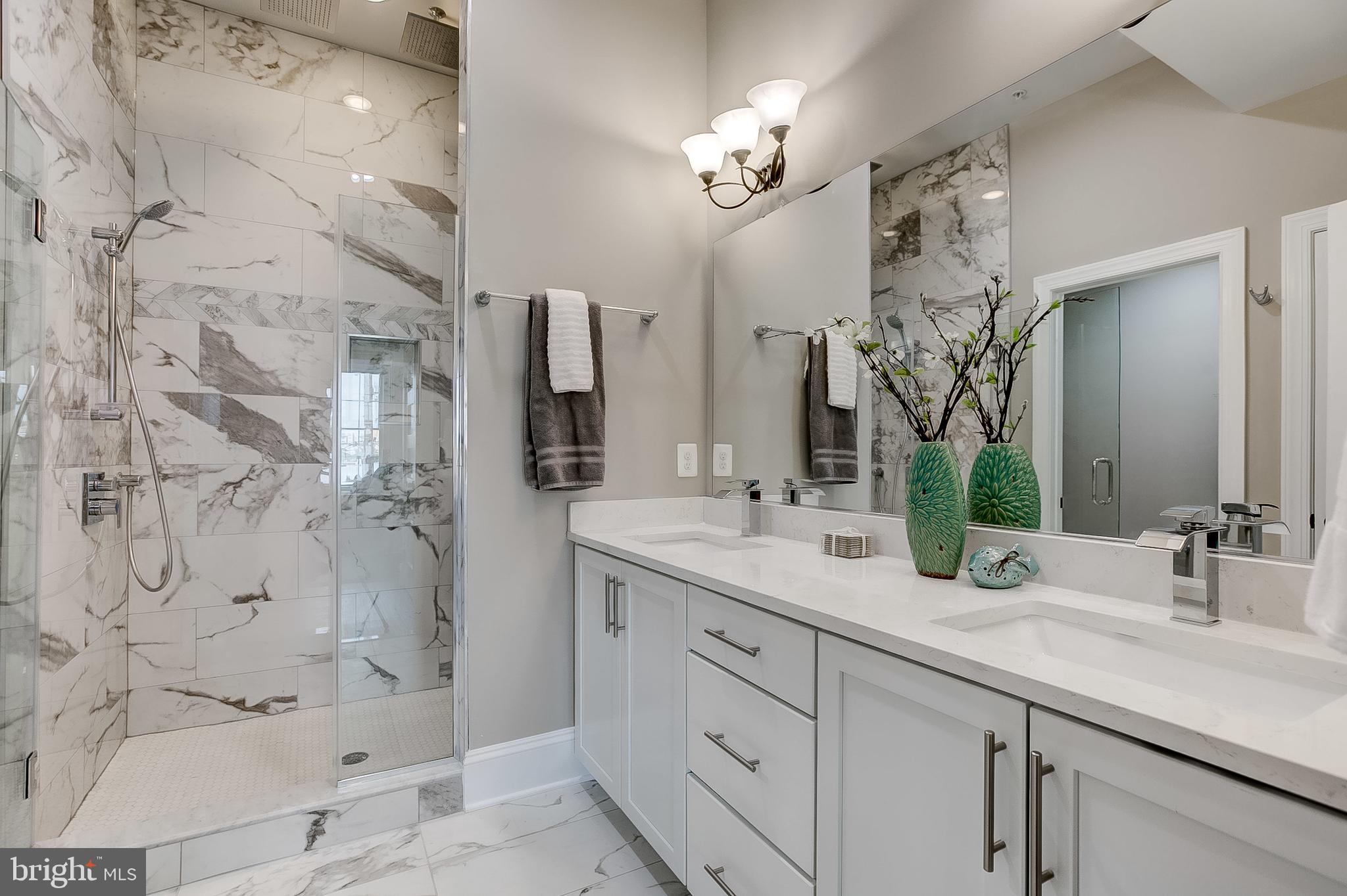 LOCUST POINT - Residential