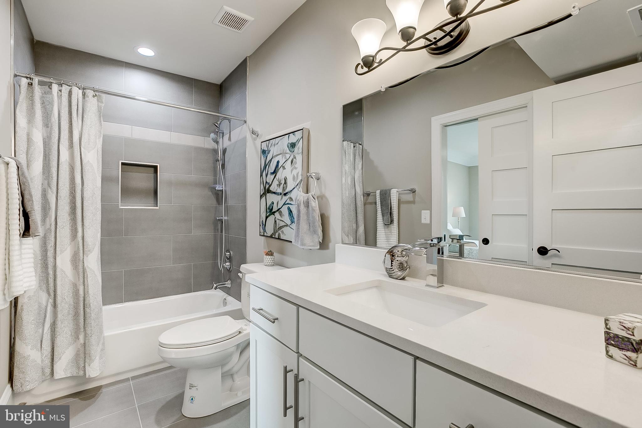 LOCUST POINT - Residential