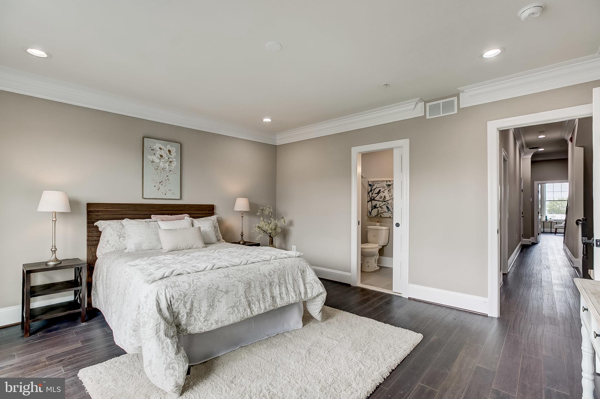 LOCUST POINT - Residential