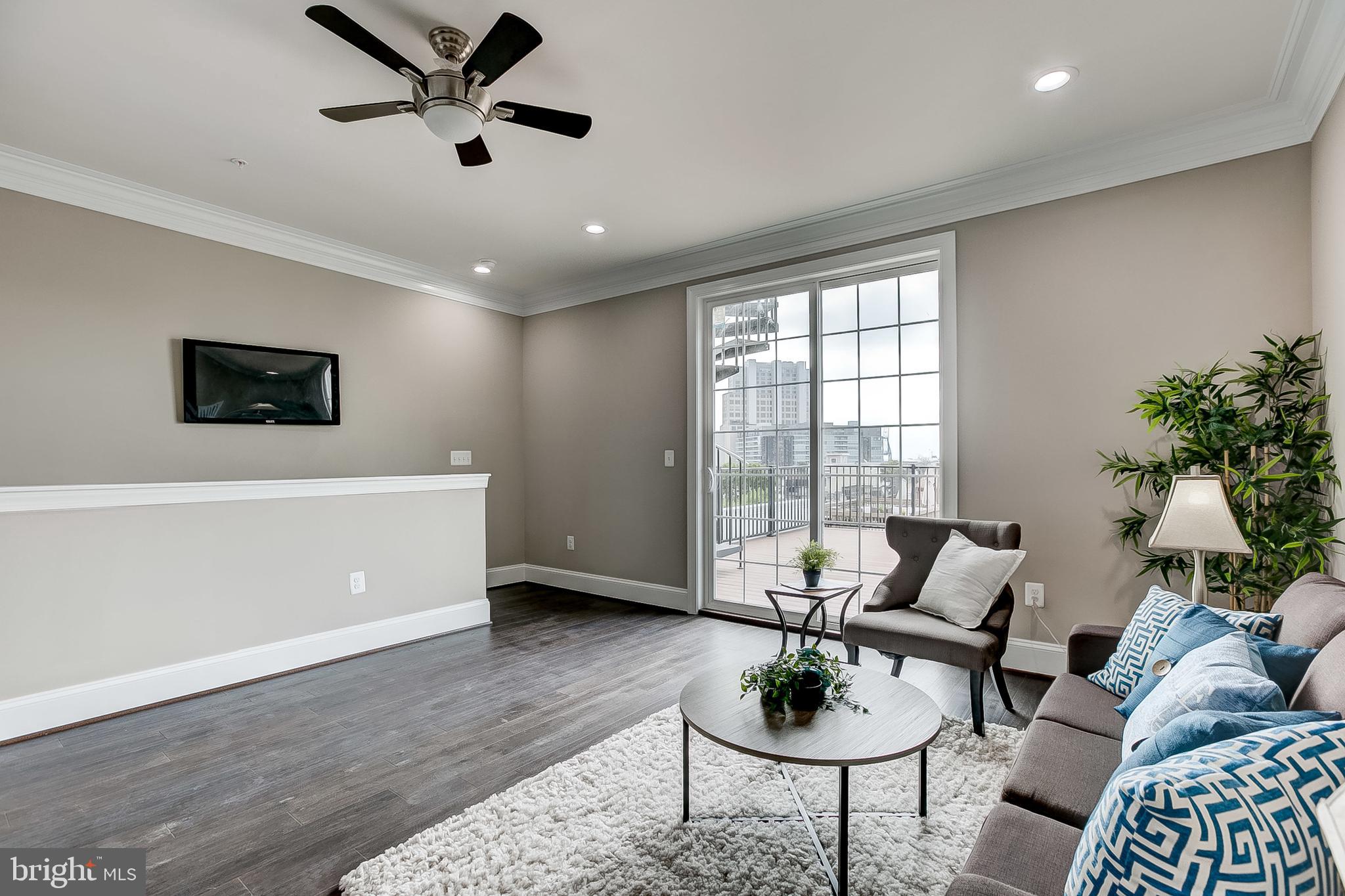 LOCUST POINT - Residential