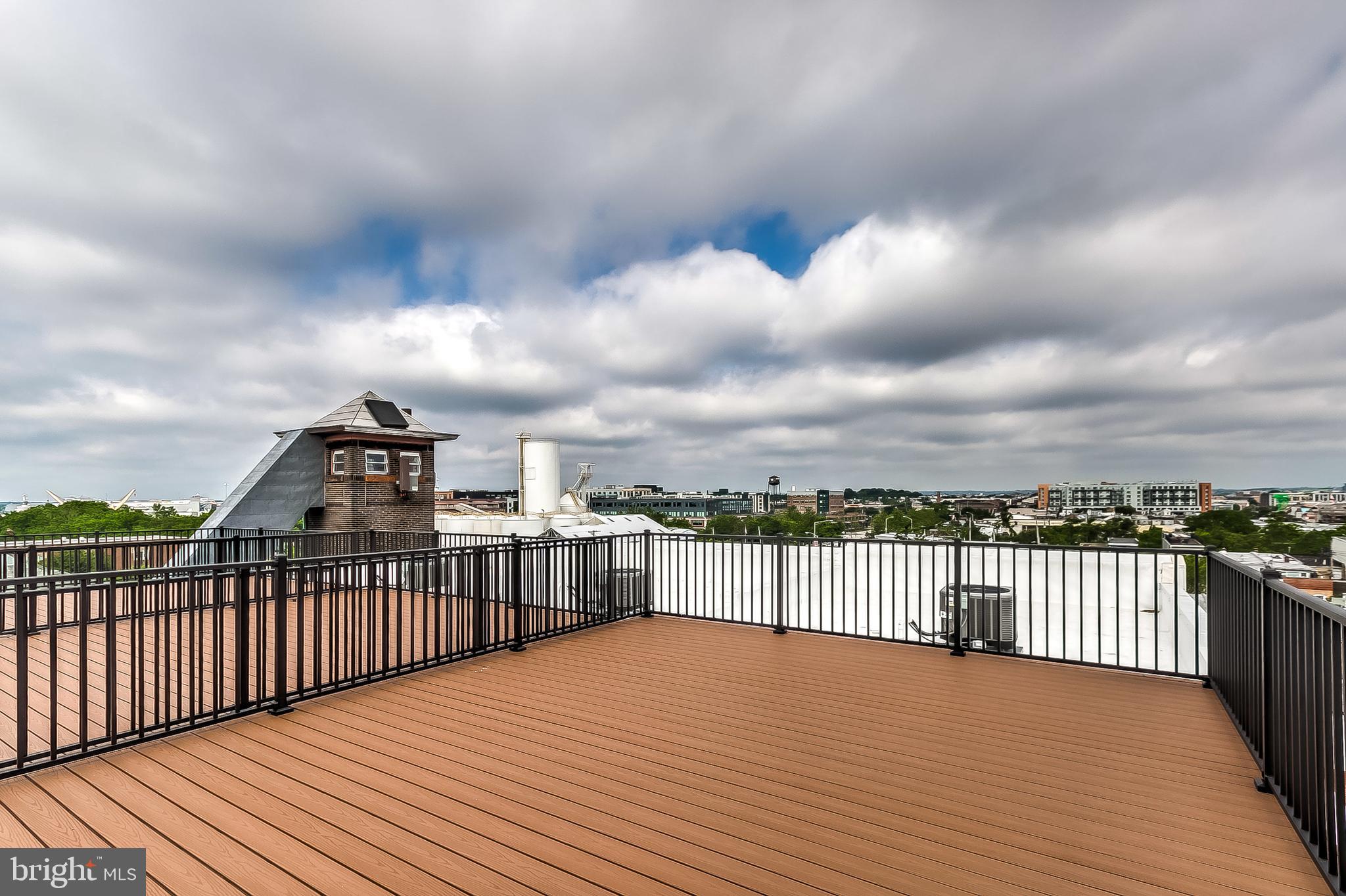 LOCUST POINT - Residential