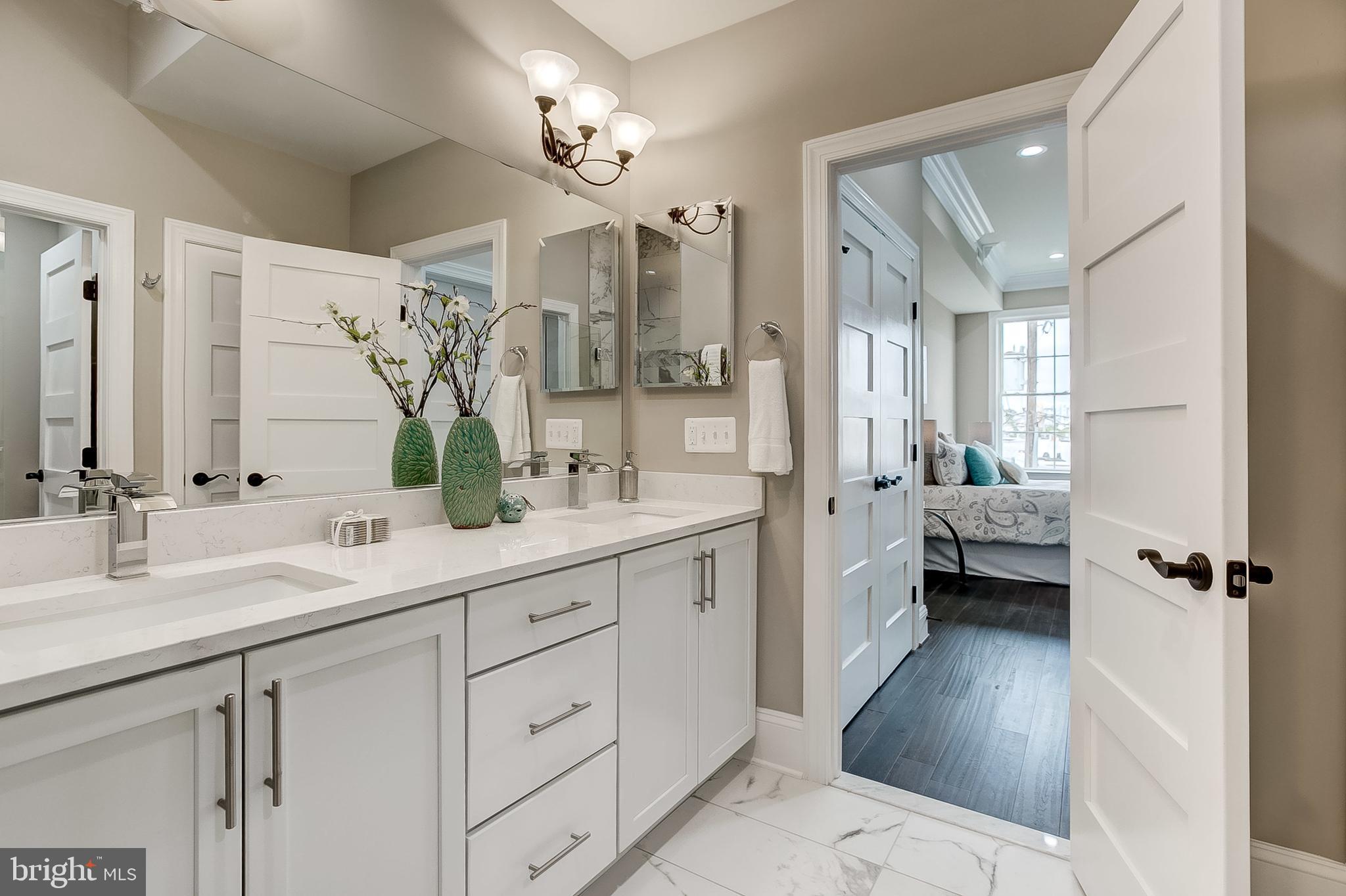 LOCUST POINT - Residential