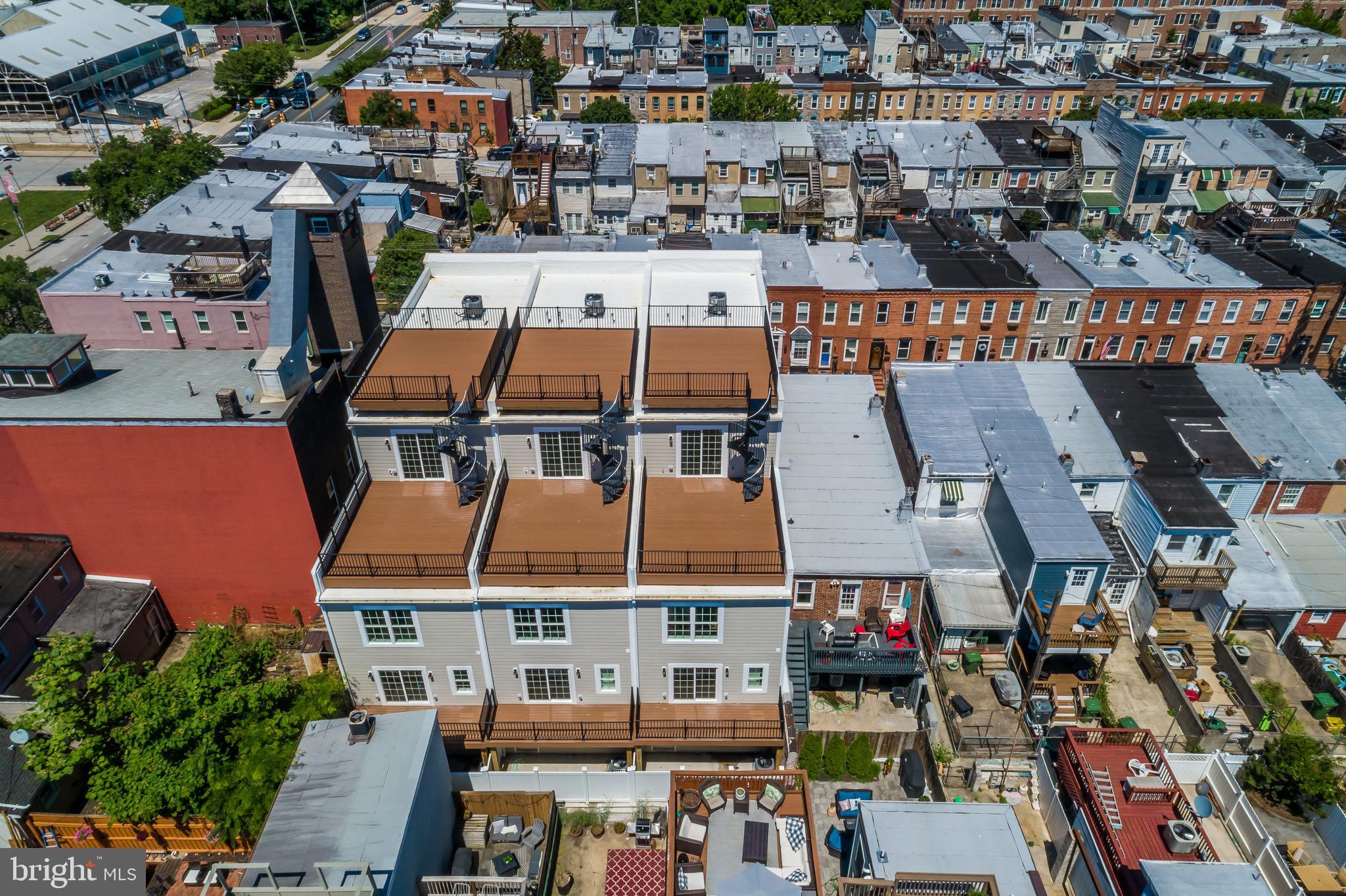 LOCUST POINT - Residential