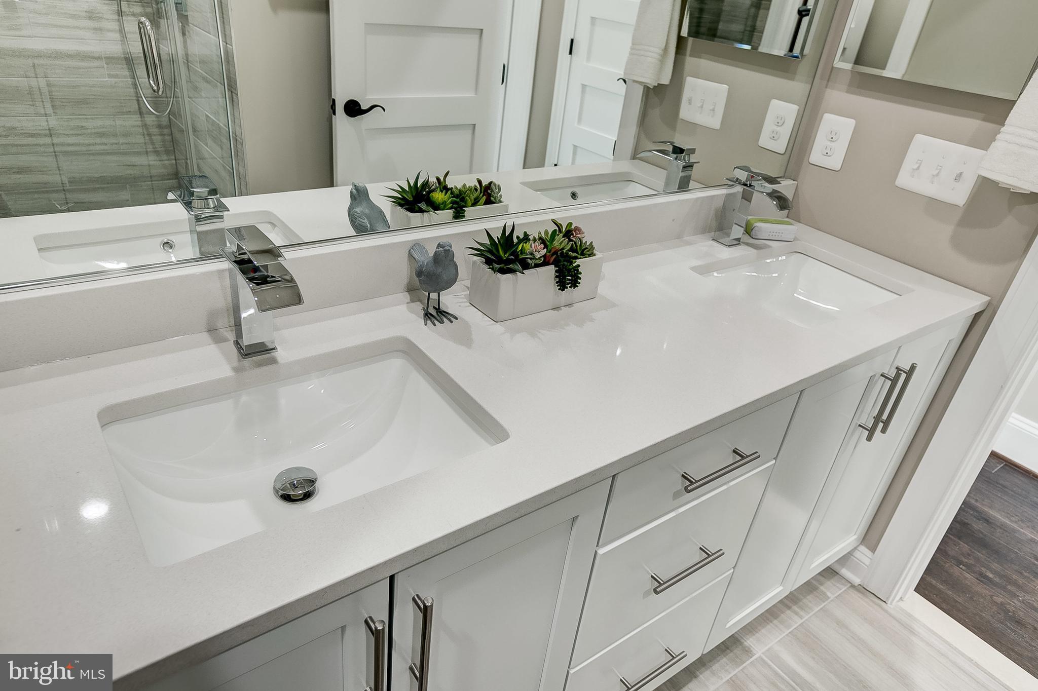 LOCUST POINT - Residential