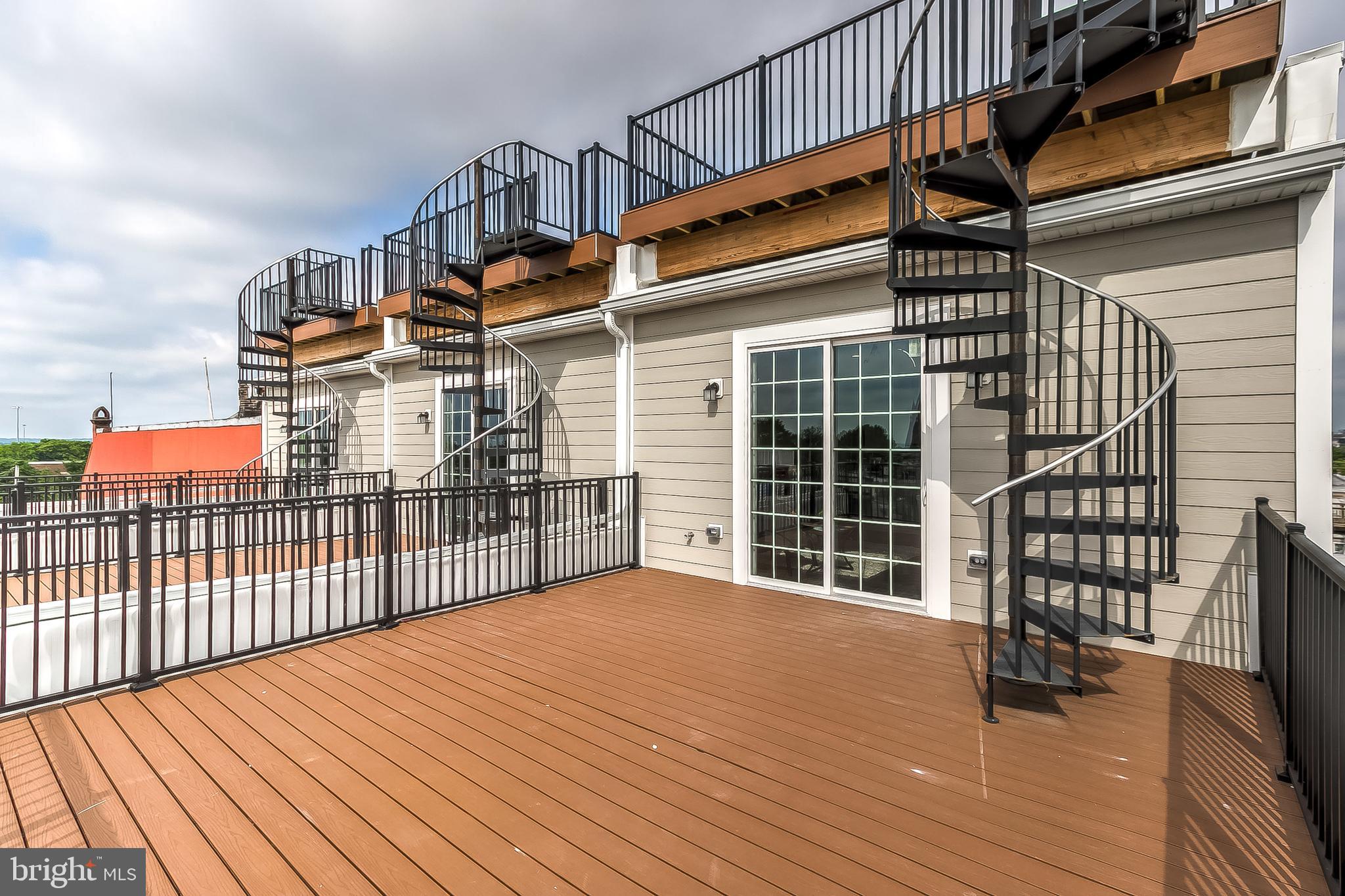 LOCUST POINT - Residential