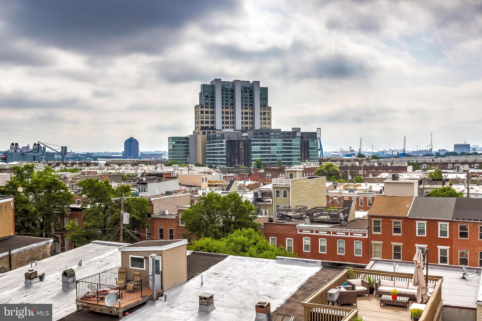 LOCUST POINT - Residential