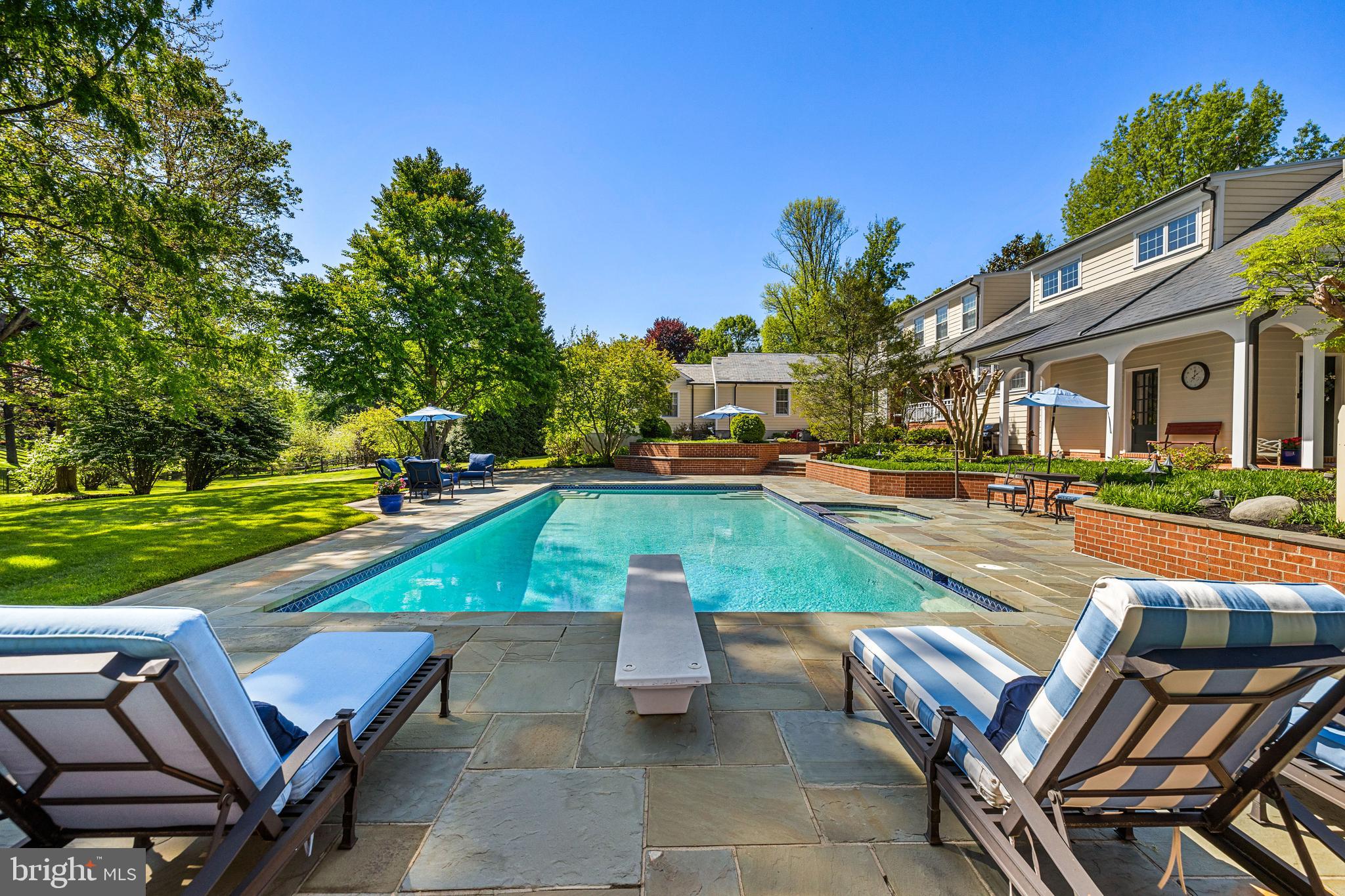 RUXTON - Residential