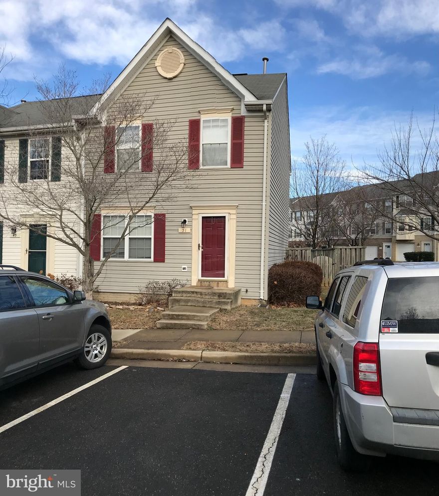 Beautiful three level townhouse with stainless steel appliances and eat-in kitchen. End unit with large yard and patio. Wood floors with two master bedrooms on upper level and finished rooms in basement along with bathroom in basement. Located in the desirable Highlands of Warrenton; convenient to shopping, medical offices and great commuting location.