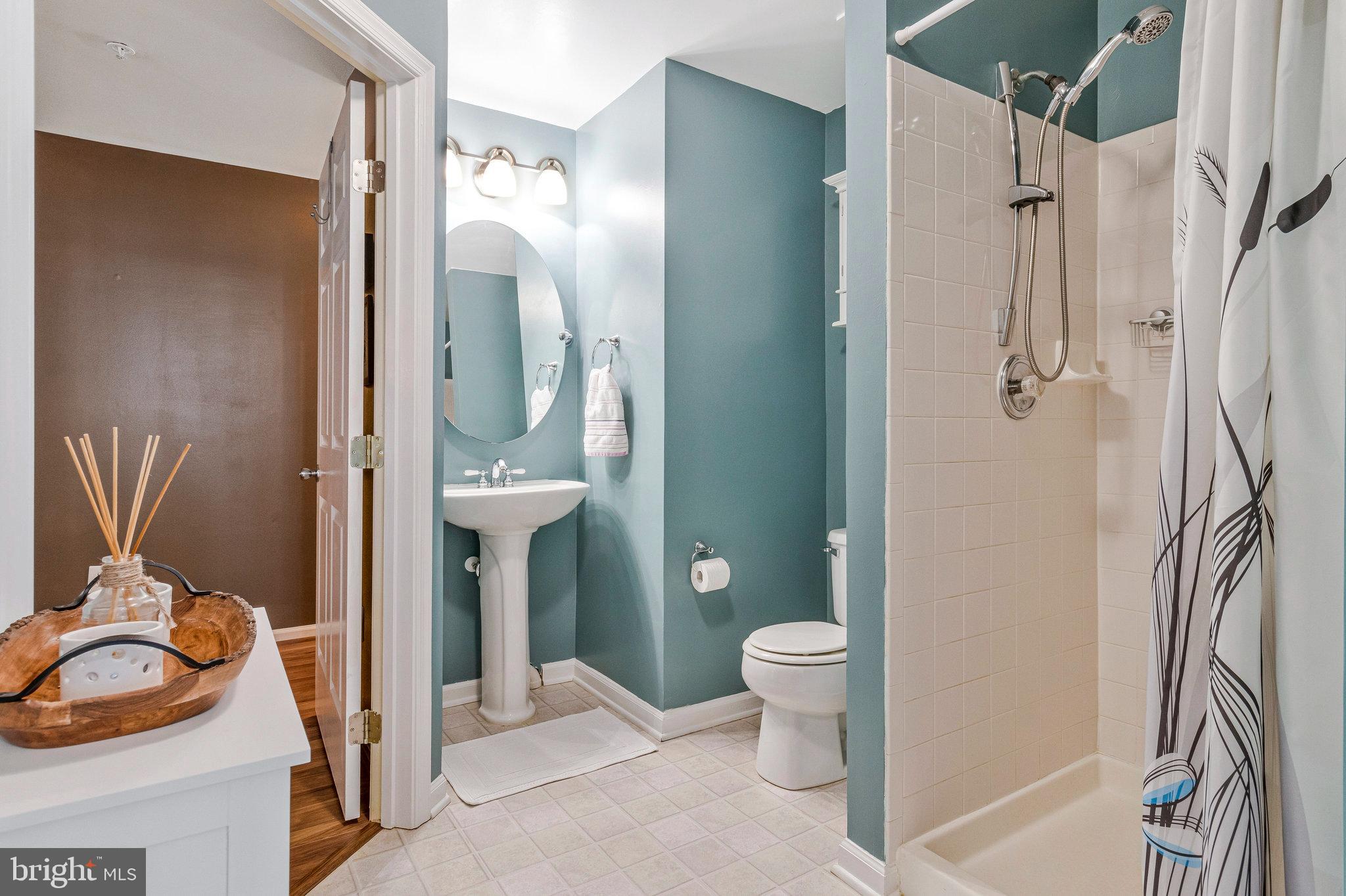 SOUTH MEADOWS - Residential