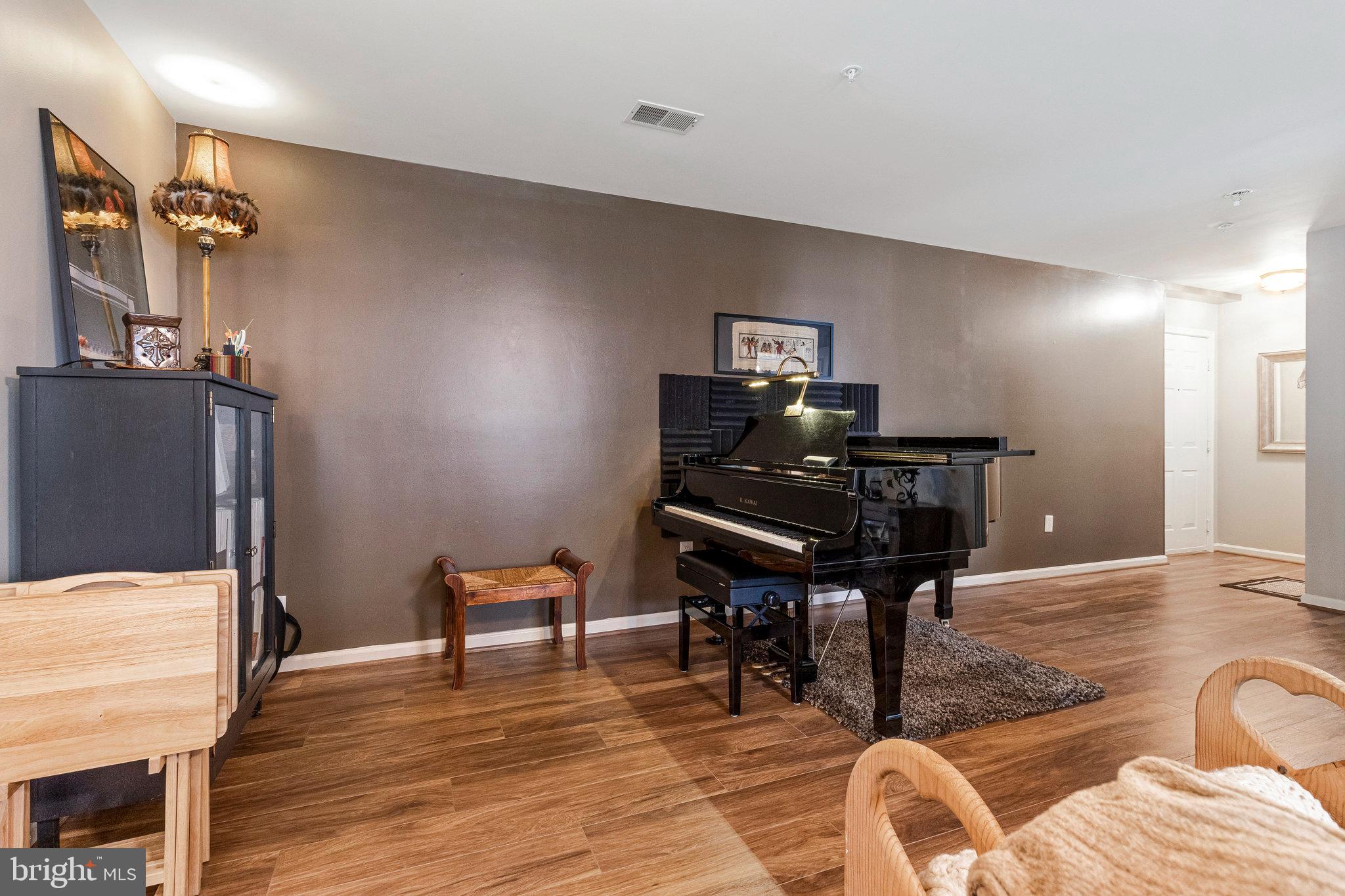 SOUTH MEADOWS - Residential