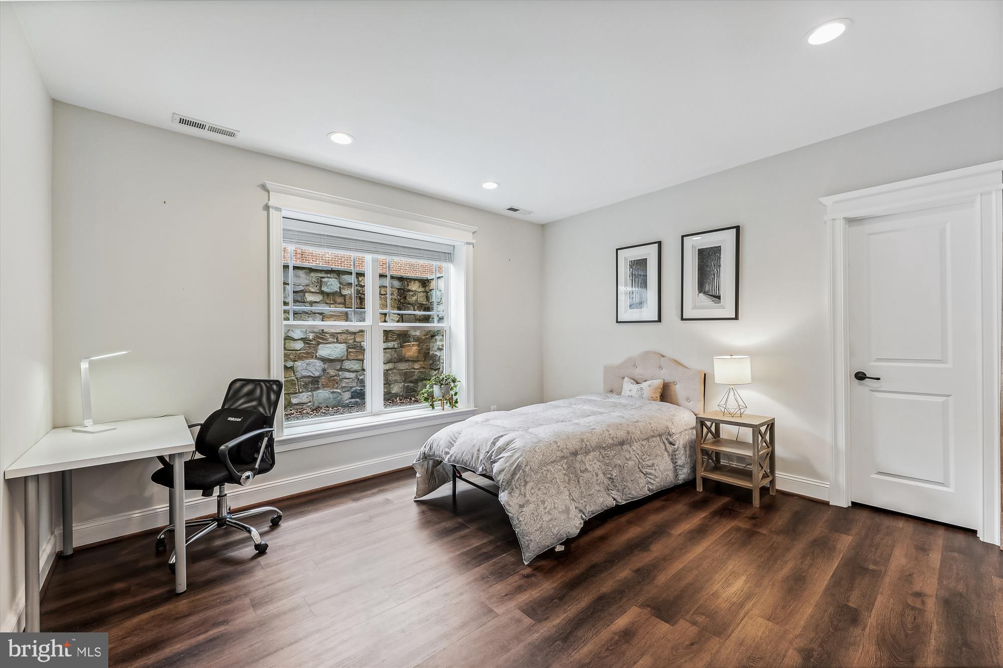 BRYN MAWR - Residential