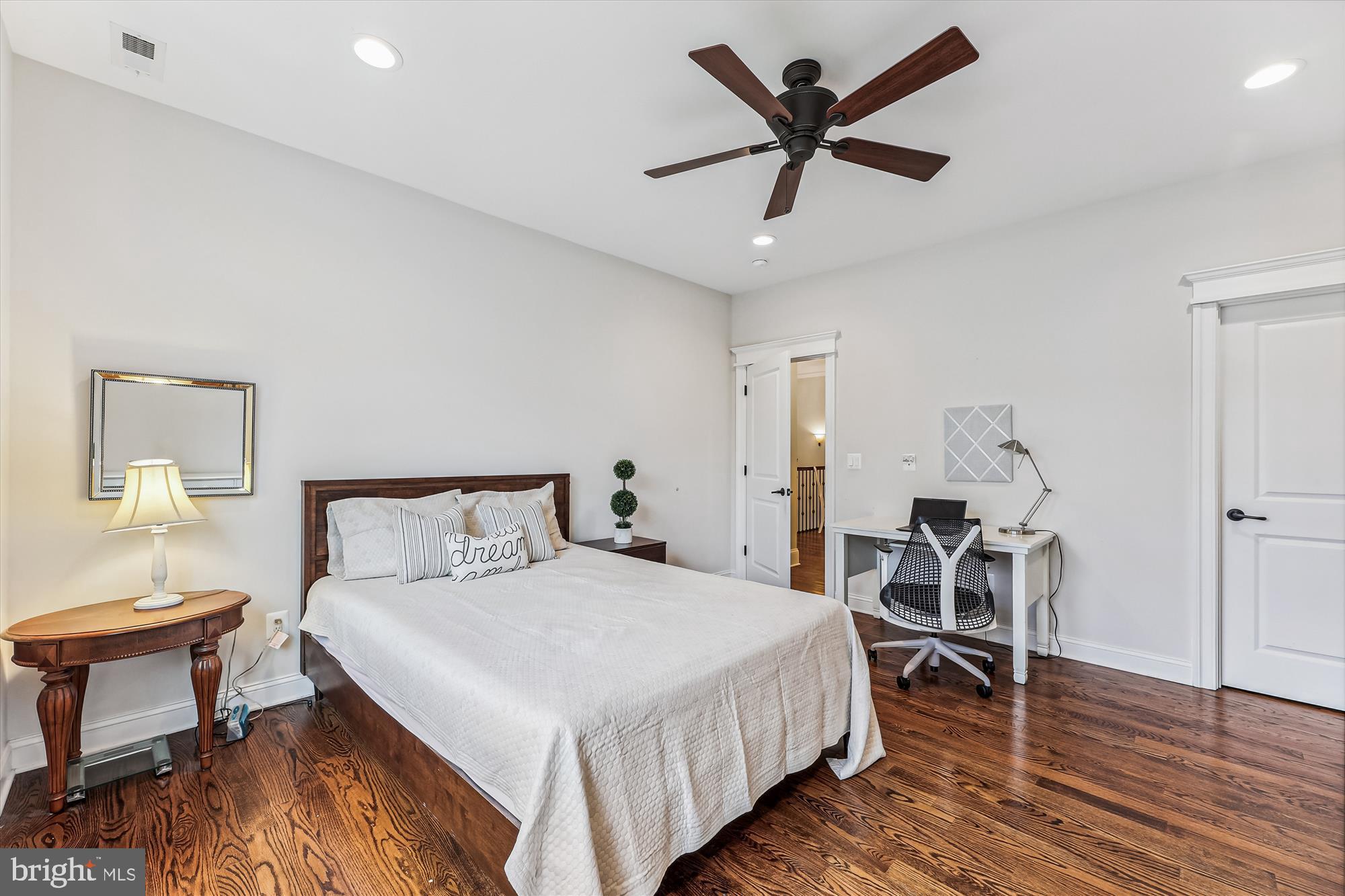 BRYN MAWR - Residential