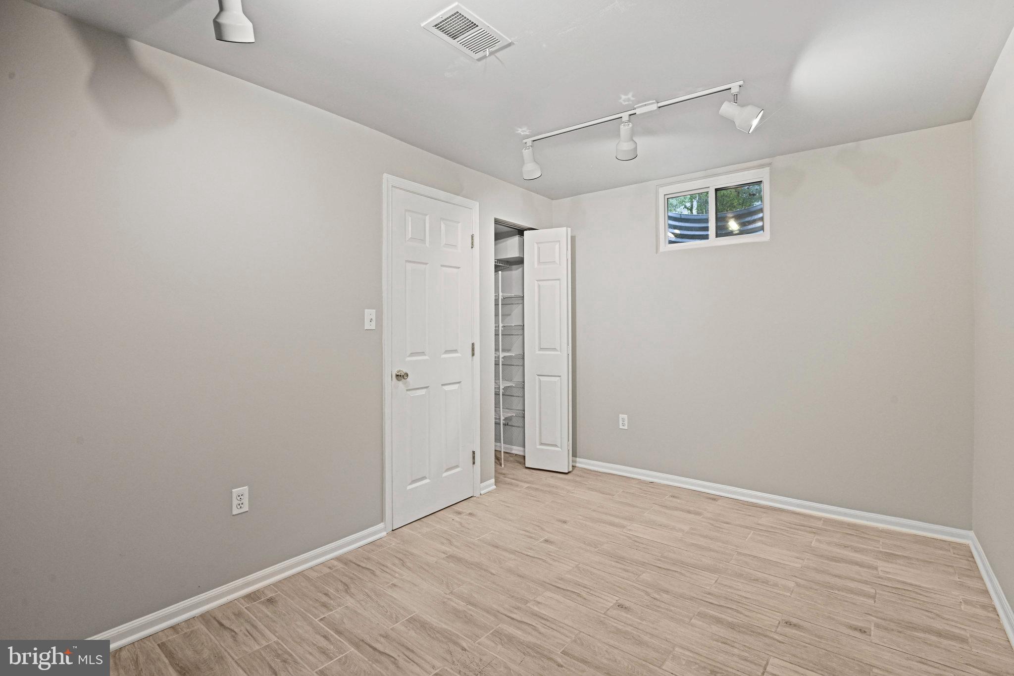 FAIR OAKS ESTATES - Residential